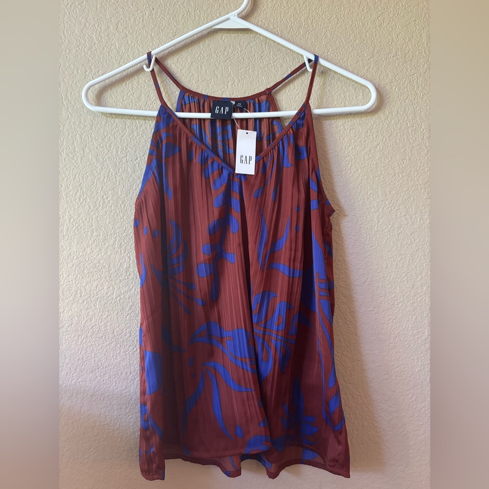 Gap NWT halter top - size XS